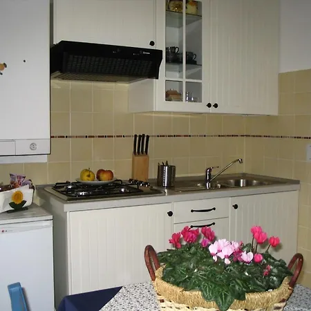 לינה וארוחת בוקר Casa Francesca 3*